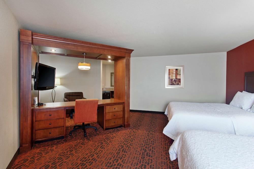 Hampton Inn And Suites Seattle - Airport / 28Th Avenue Ситак Экстерьер фото