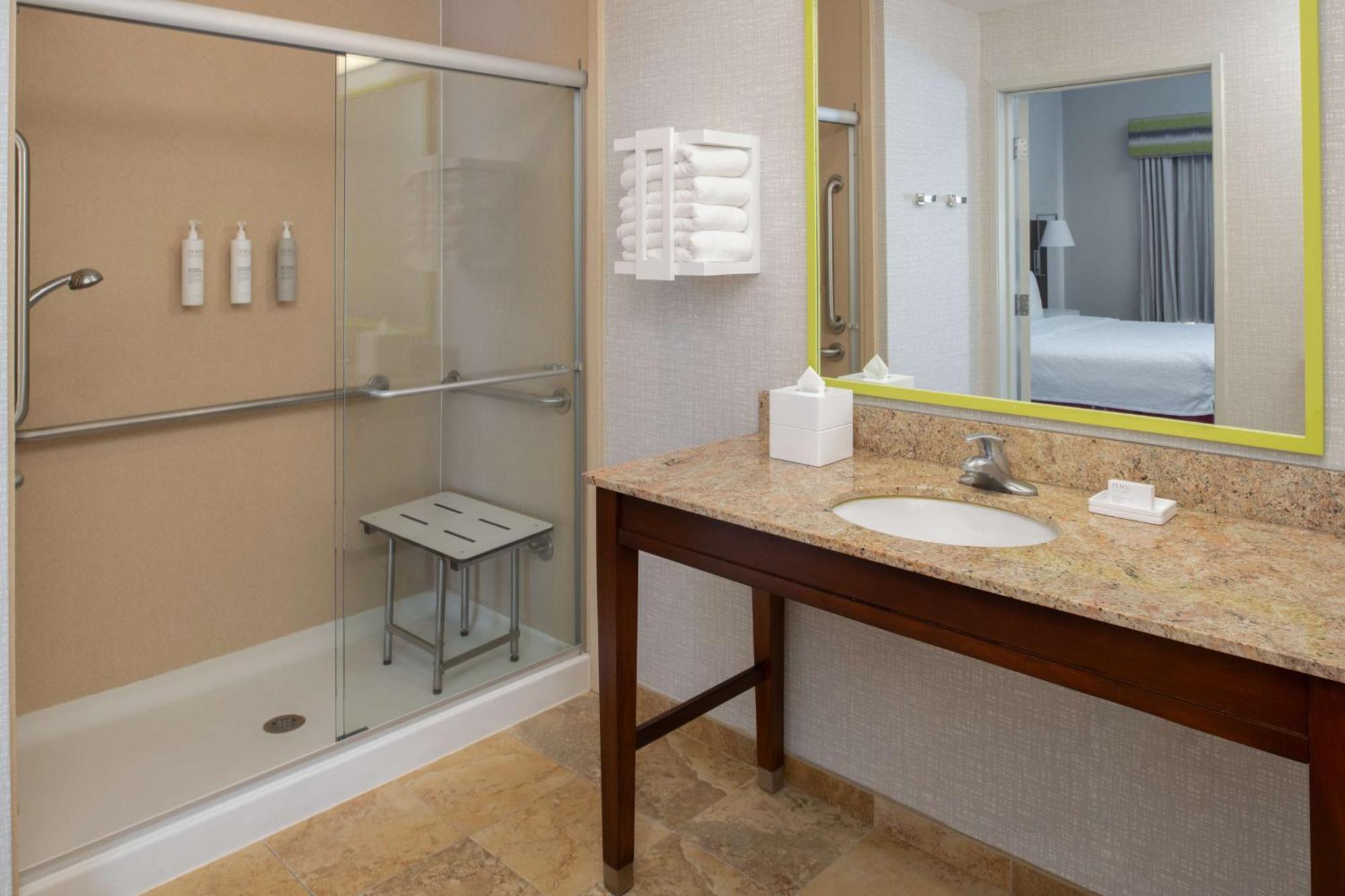 Hampton Inn And Suites Seattle - Airport / 28Th Avenue Ситак Экстерьер фото