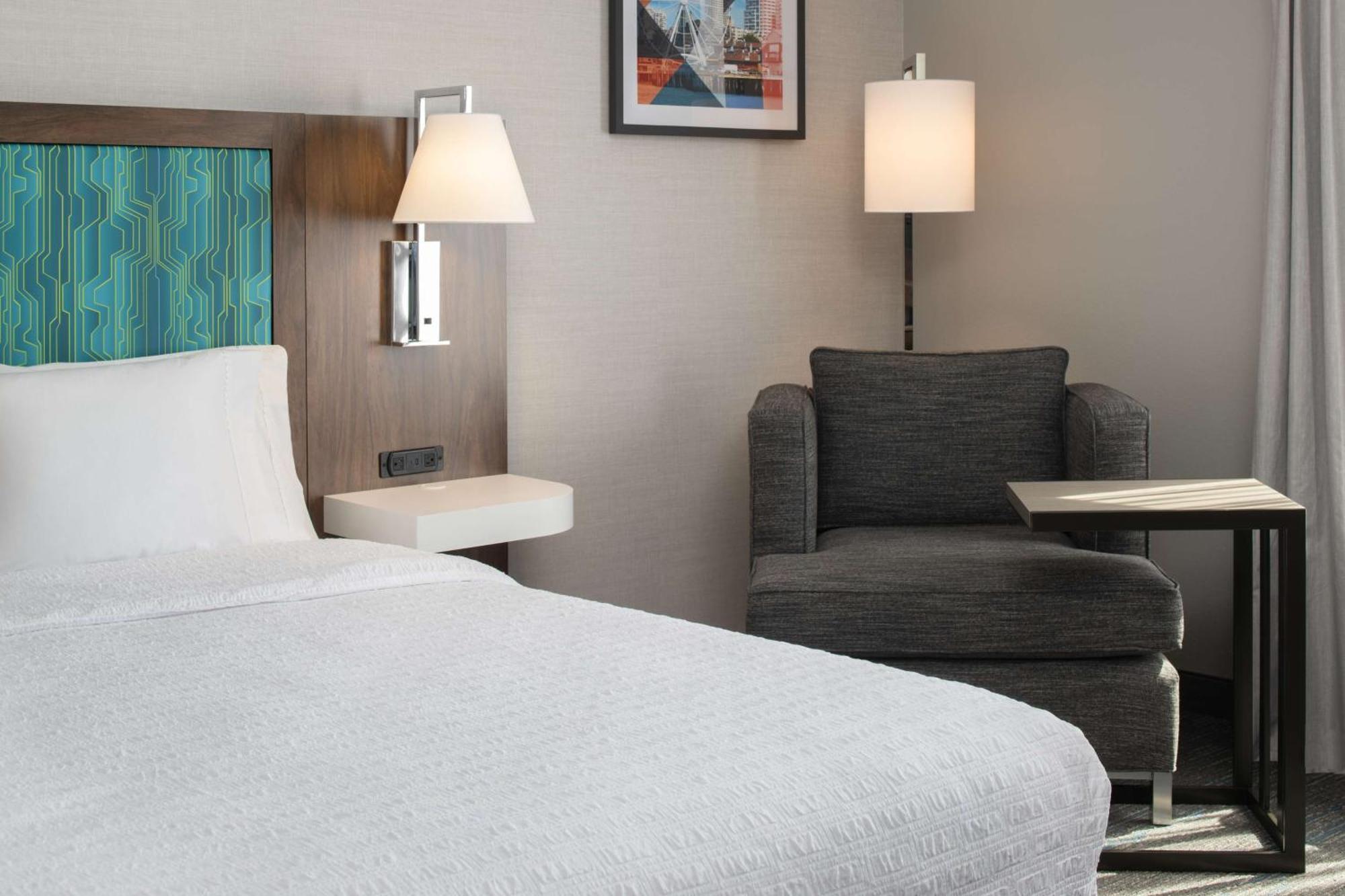 Hampton Inn And Suites Seattle - Airport / 28Th Avenue Ситак Экстерьер фото