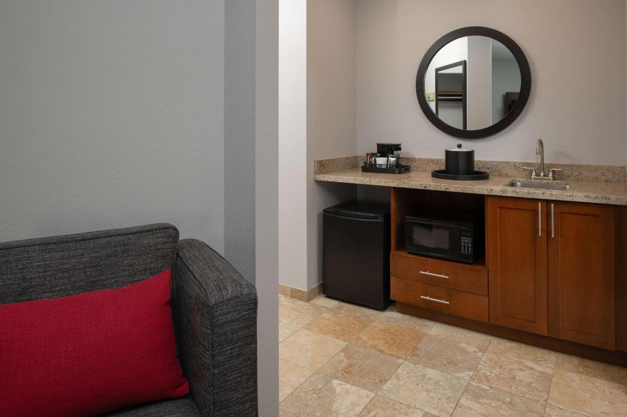 Hampton Inn And Suites Seattle - Airport / 28Th Avenue Ситак Экстерьер фото