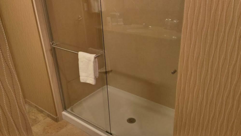 Hampton Inn And Suites Seattle - Airport / 28Th Avenue Ситак Экстерьер фото
